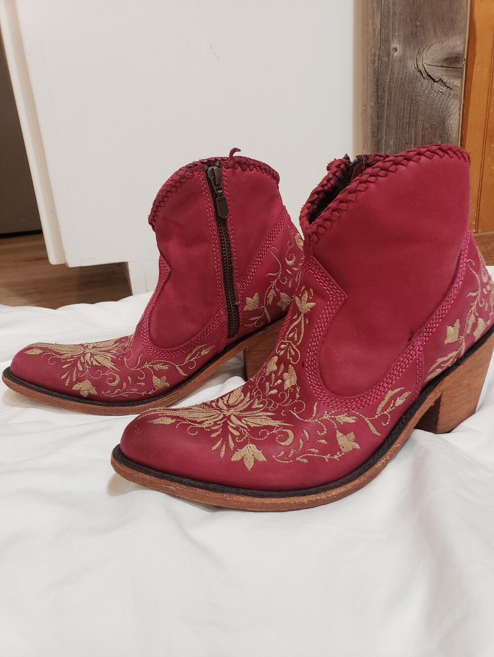 Liberty Black Western Boots Size 8 Dark Berry Red Detailed Embroidery Zip Side